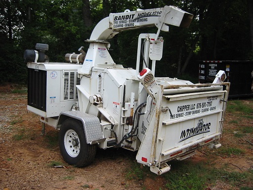 Stump Grinding in Dunwoody GA - Chipper Tree Service - 17_inch_capacity_chipper(1)